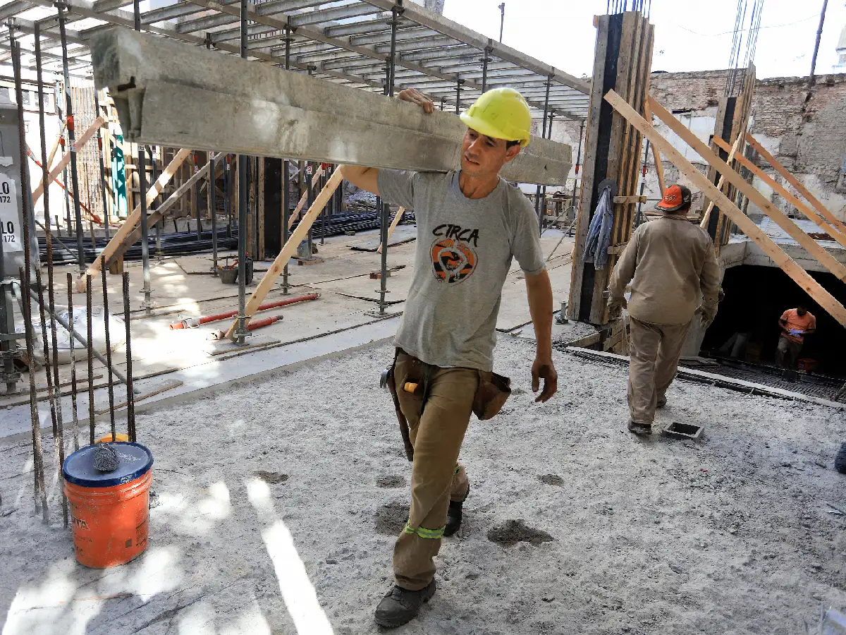 Constructores piden  no detener las obras  por el avance del Covid