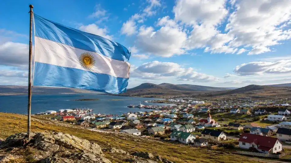 La bandera argentina volvió a flamear en las Islas Malvinas