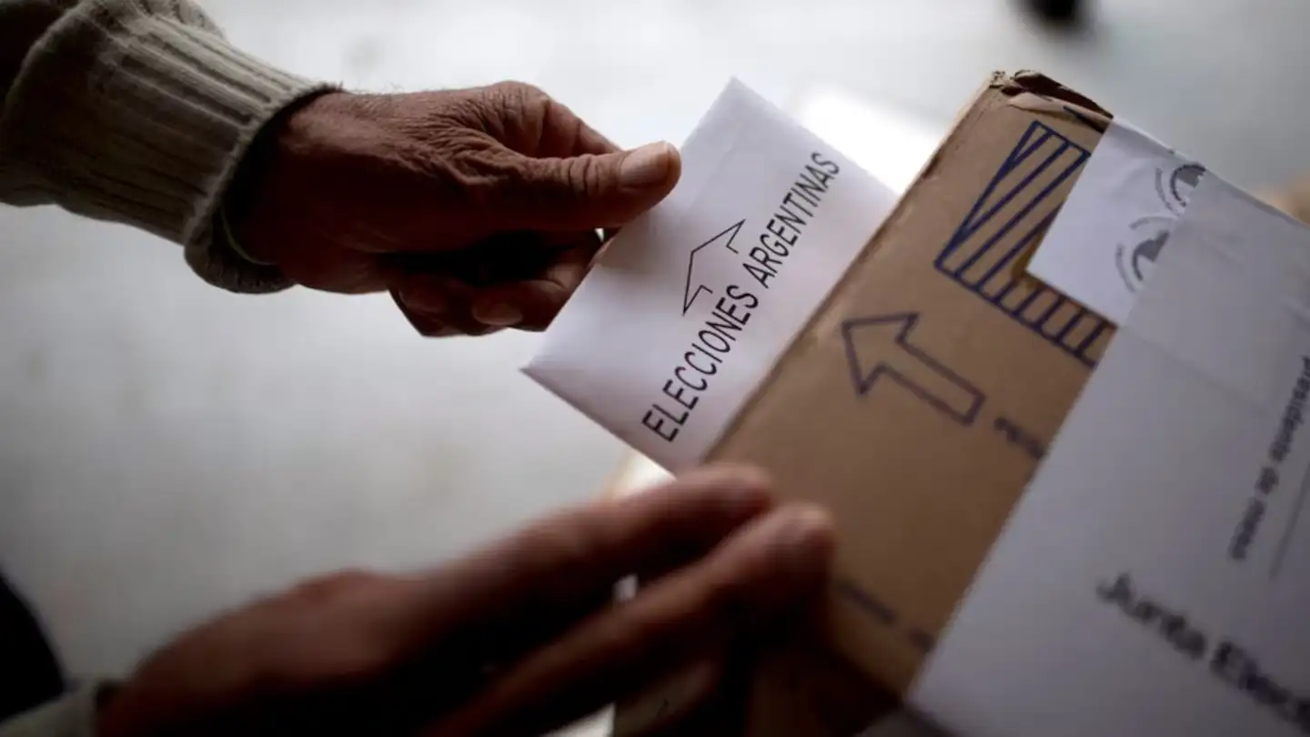 La Ciudad de Buenos Aires cuenta con un sistema mixto de votación. (Foto: AP).