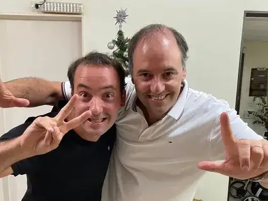 El hermano del portavoz pasó de “asesor” a ser nombrado auditor en abril de 2024, y ahora a presidente del IAF.