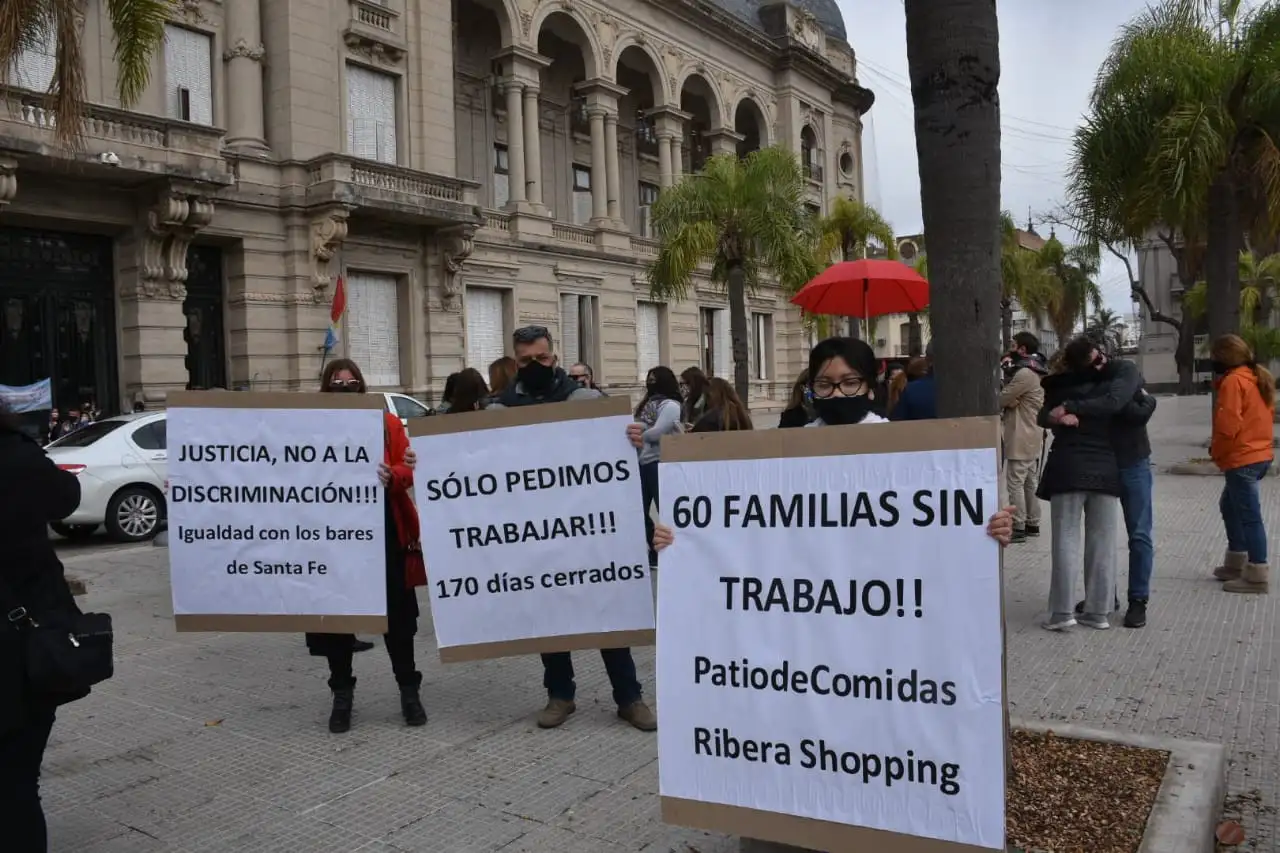 Santa Fe hace equilibrio entre la salud y la economía