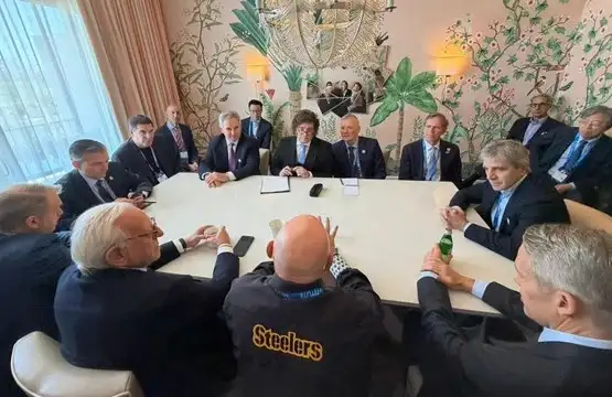 Durante el encuentro el mandatario expuso las oportunidades de inversión que ofrece el país en sectores estratégicos.