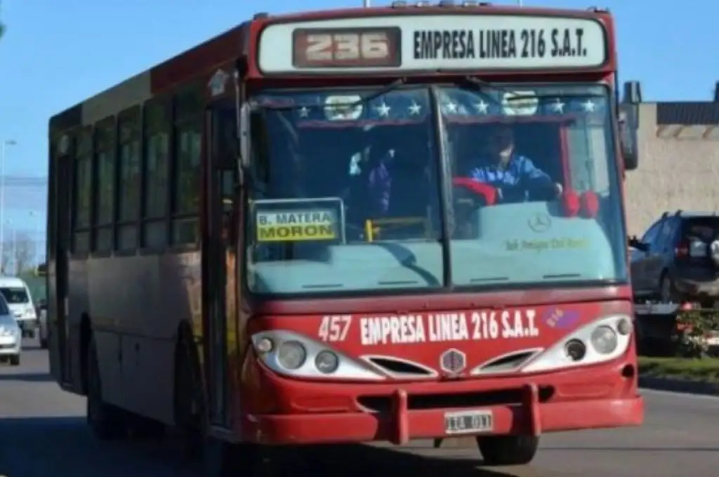 Morón: vuelven a asaltar a un colectivero mientras cumplía su horario laboral a mano armada