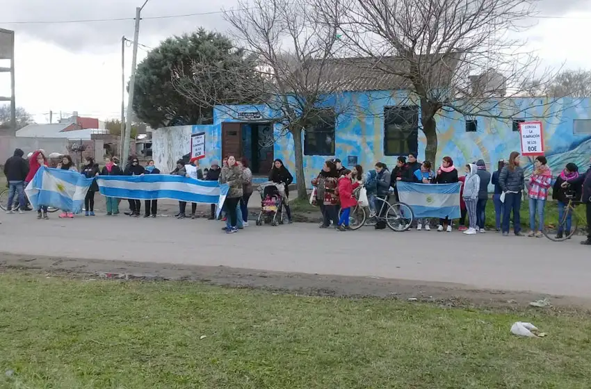 Comunidades educativas se movilizaron por nuevos "recortes" estatales