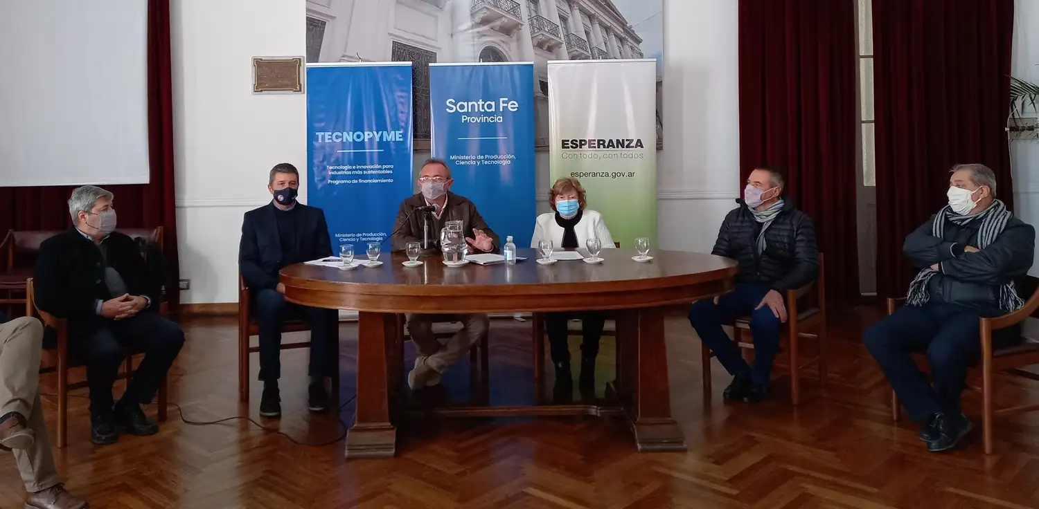 La Provincia presentó el Programa Tecnopyme en Esperanza y Rafaela