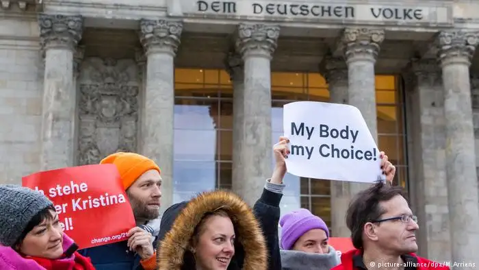 Médicos alemanes podrán informar sobre las opciones para abortar