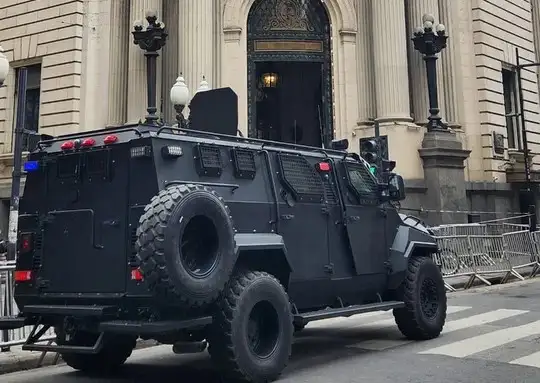 Aseguran que nada afectará la visita de Milei a la Bolsa de Comercio de Rosario.