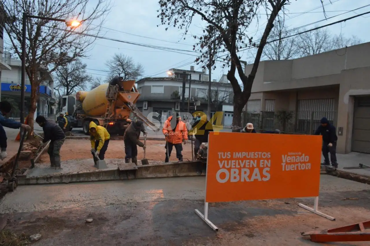 Cordones cuneta, bacheos y preparación de suelo en la agenda de trabajo