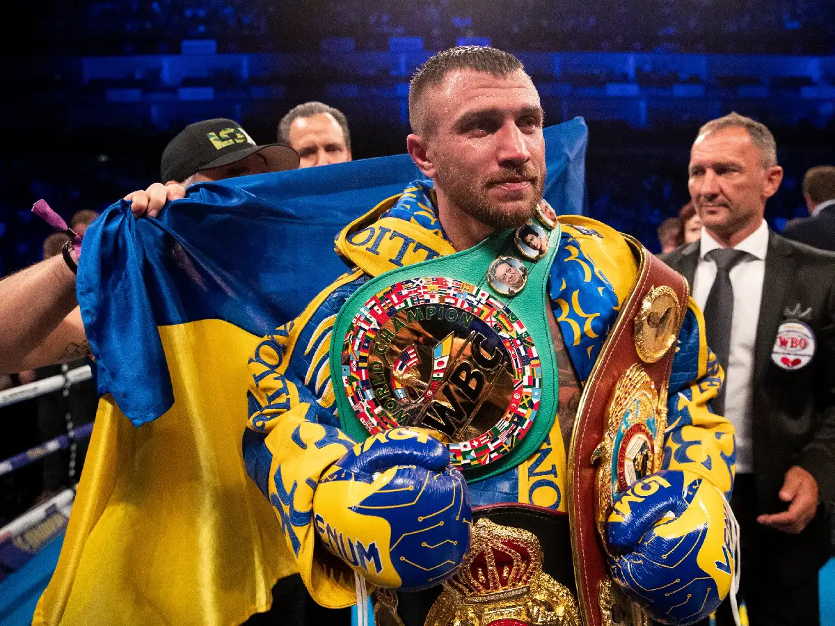 Lomachenko se adueñó de las tres coronas