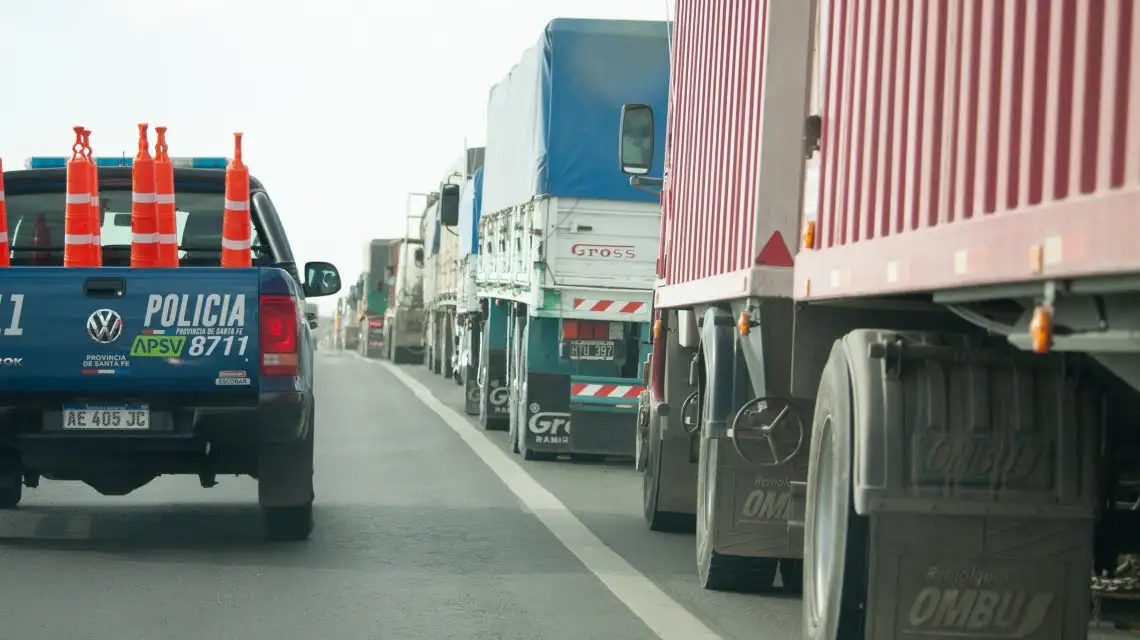 Despliegan operativos en rutas del cordón industrial para reforzar la seguridad vial por la Cosecha Gruesa