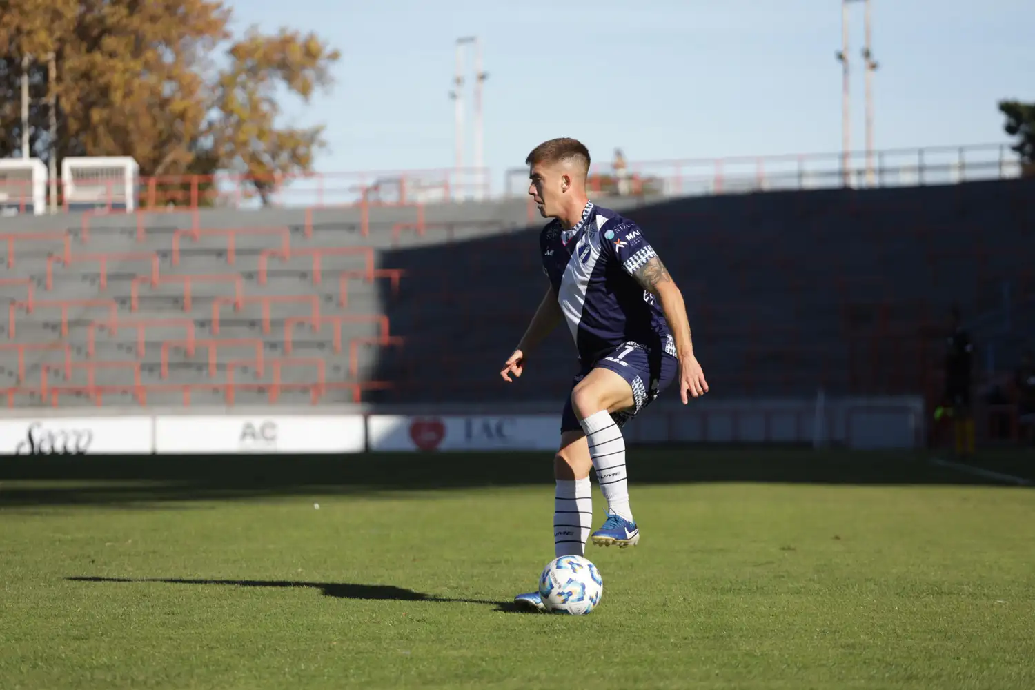 Enzo Martínez en accion en el Minella