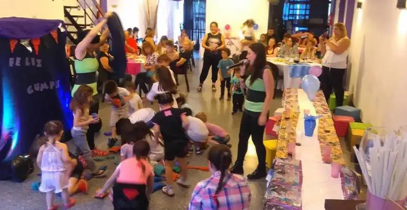 Peloteros y salones de fiestas infantiles: disponen fomentar usos de alimentación saludable