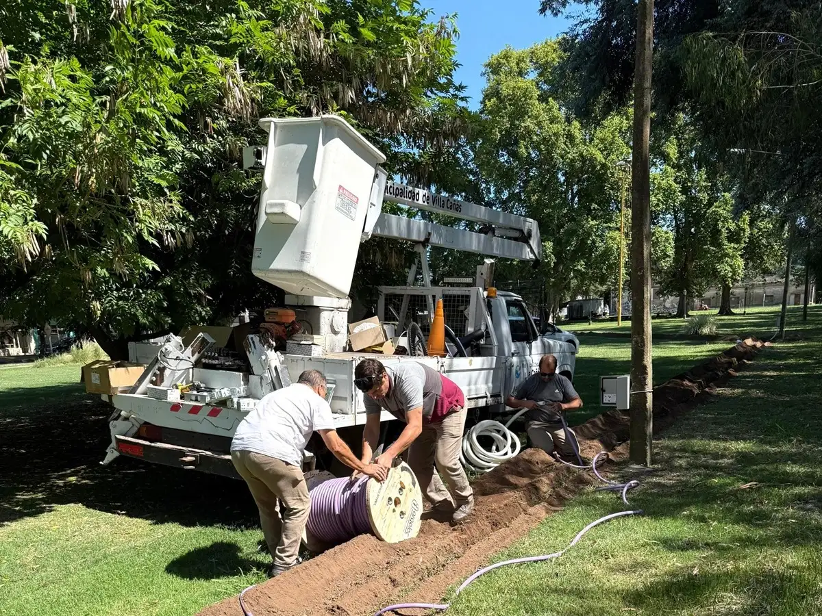 Obras en uno de los espacios públicos principales de Villa Cañás.