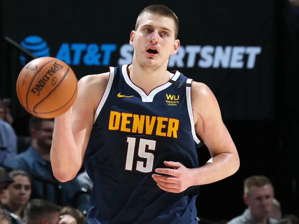 NBA: Nikola Jokic tiene coronavirus 