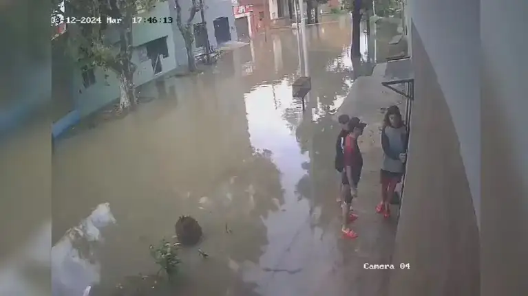 En ese momento recibió una descarga eléctrica que lo dejó tendido en el piso inconsciente.