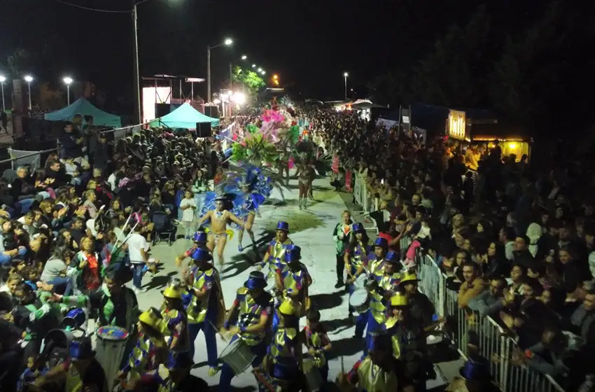 El carnaval en Coronel Vidal fue un éxito total