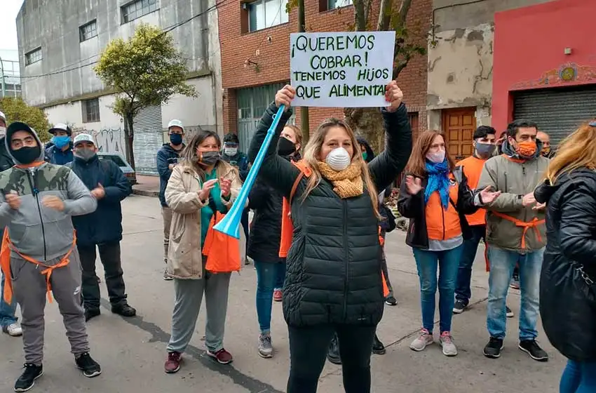 Amenazan con tomar la fábrica de Postres Balcarce
