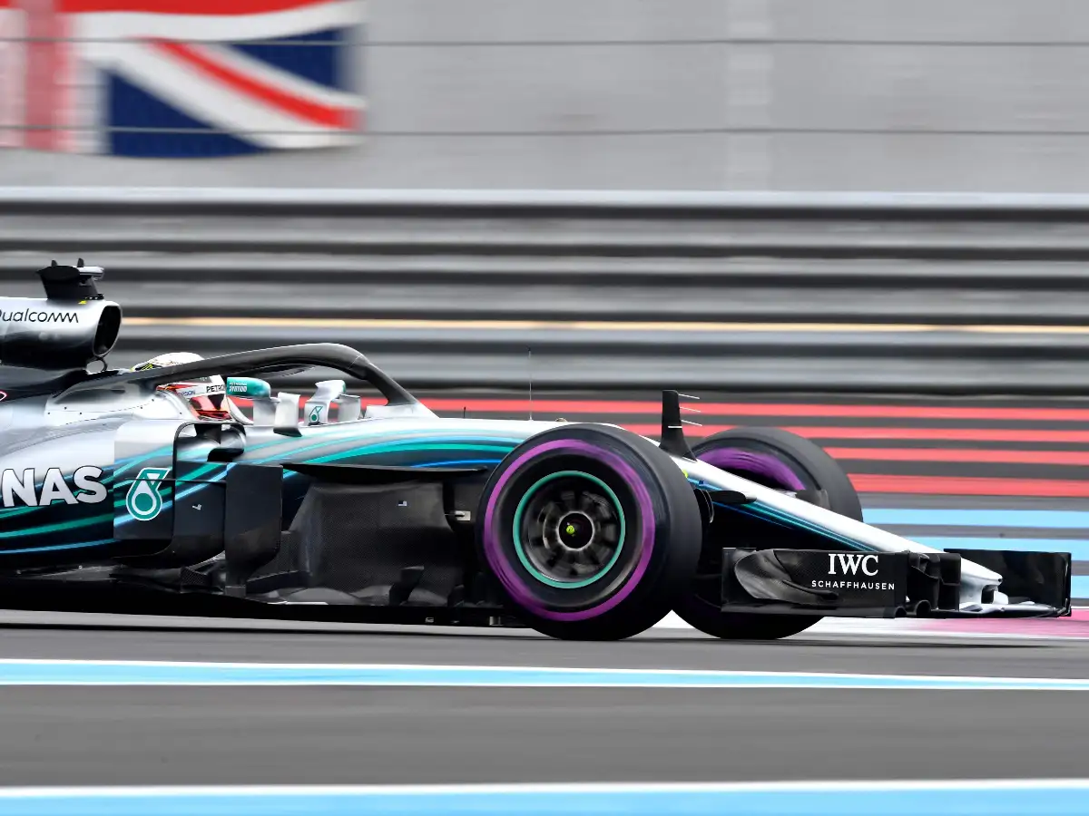 Pole para Hamilton