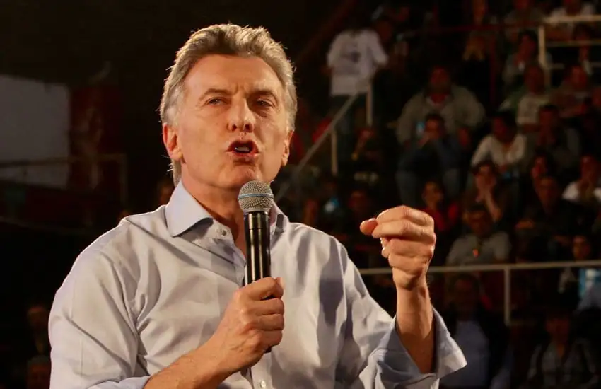 "Hay que comprometerse de pies a cabeza contra el terrorismo"