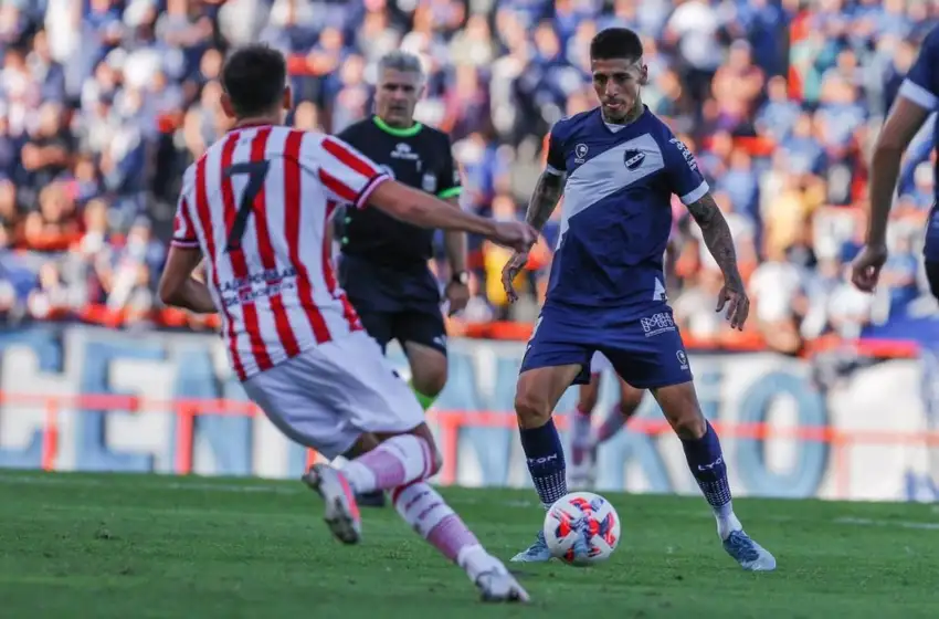 Alvarado visita a Defensores de Belgrano