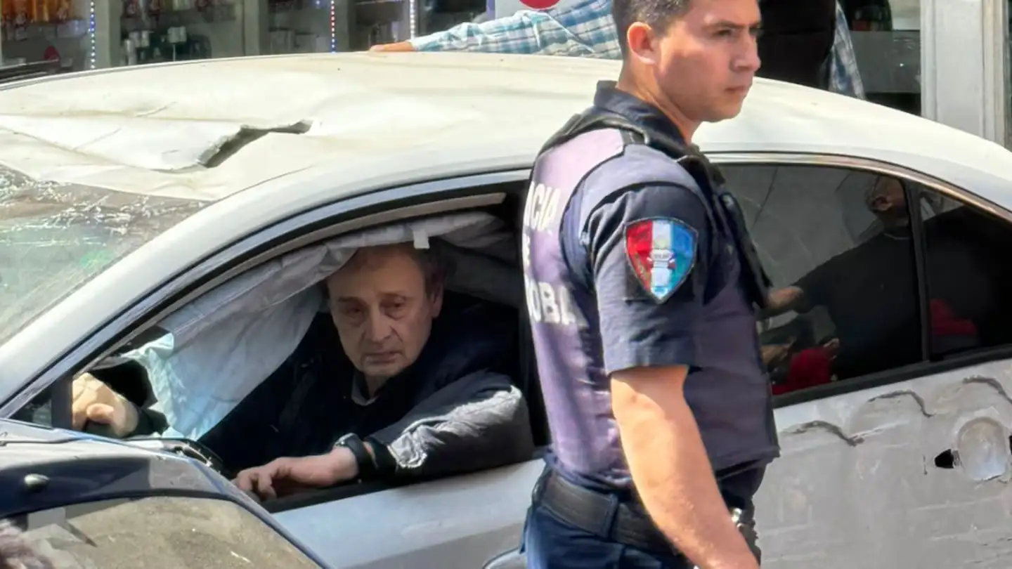 El Corolla subió a la vereda y atropelló a decenas de personas