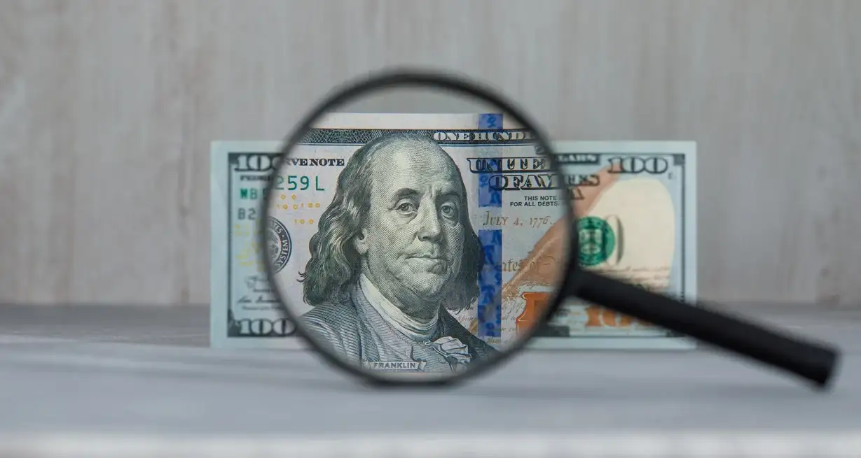 El dólar, en la mira: más cepo, caída de reservas, aumento del blue y baja liquidación de soja