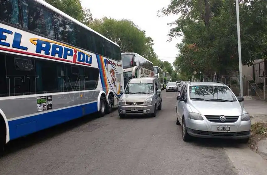 El Rápido: otro paro afecta el transporte de media y larga distancia