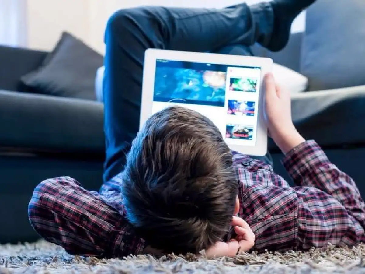 Tres de cada 10 adolescentes  tendrán miopía en 2020 por  usar mal celulares y tablets