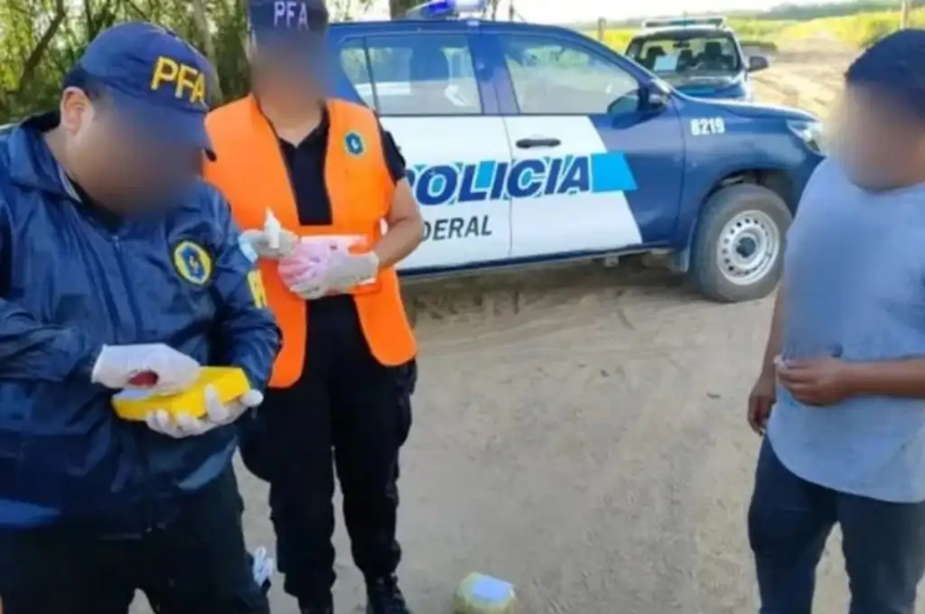 El conductor frenó abruptamente metros antes de un control vehicular.