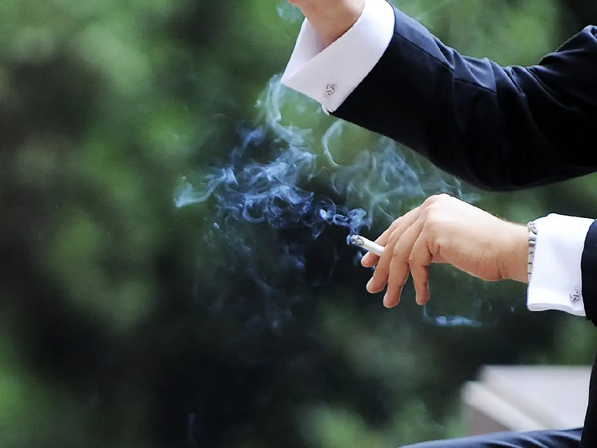  Prohíben por primera vez en Chile fumar en plazas y parques