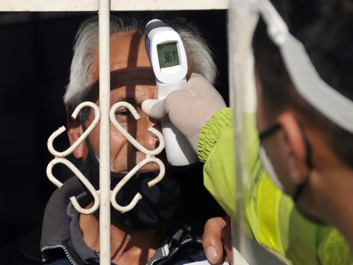 La cifra de muertes por coronavirus llegó a 929