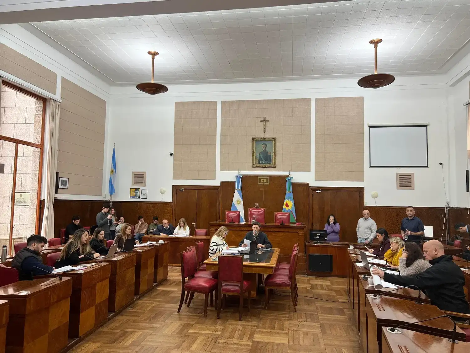 La comisión, presidida por el concejal Ariel Martínez Bordaisco, abordó un total de 23 expedientes, entre proyectos de comunicación, ordenanzas, resoluciones y notas particulares.