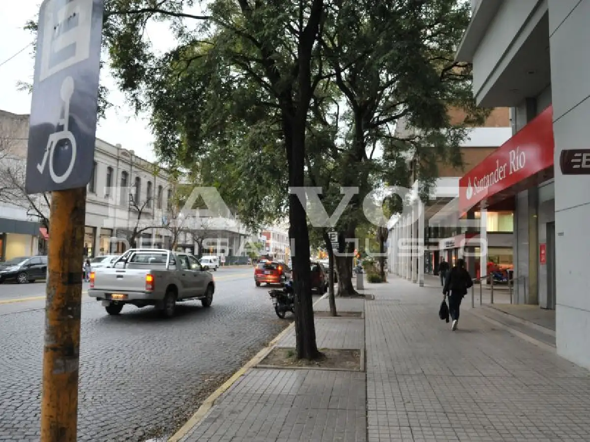 Dos ladrones detenidos por robar $50.000 con un inhibidor de alarma