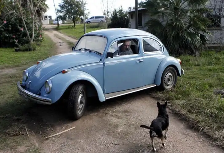 Le ofrecen a Mujica un millón de dólares por su Escarabajo