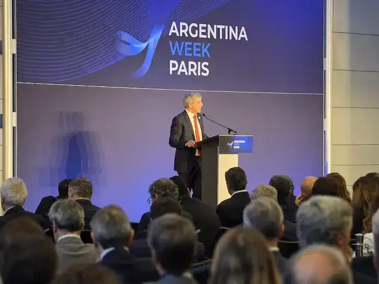 Además, el Gobierno estableció que todo el dinero deberá ingresar mediante el sistema financiero formal y cumplir con las normas vigentes de prevención del lavado de activos.