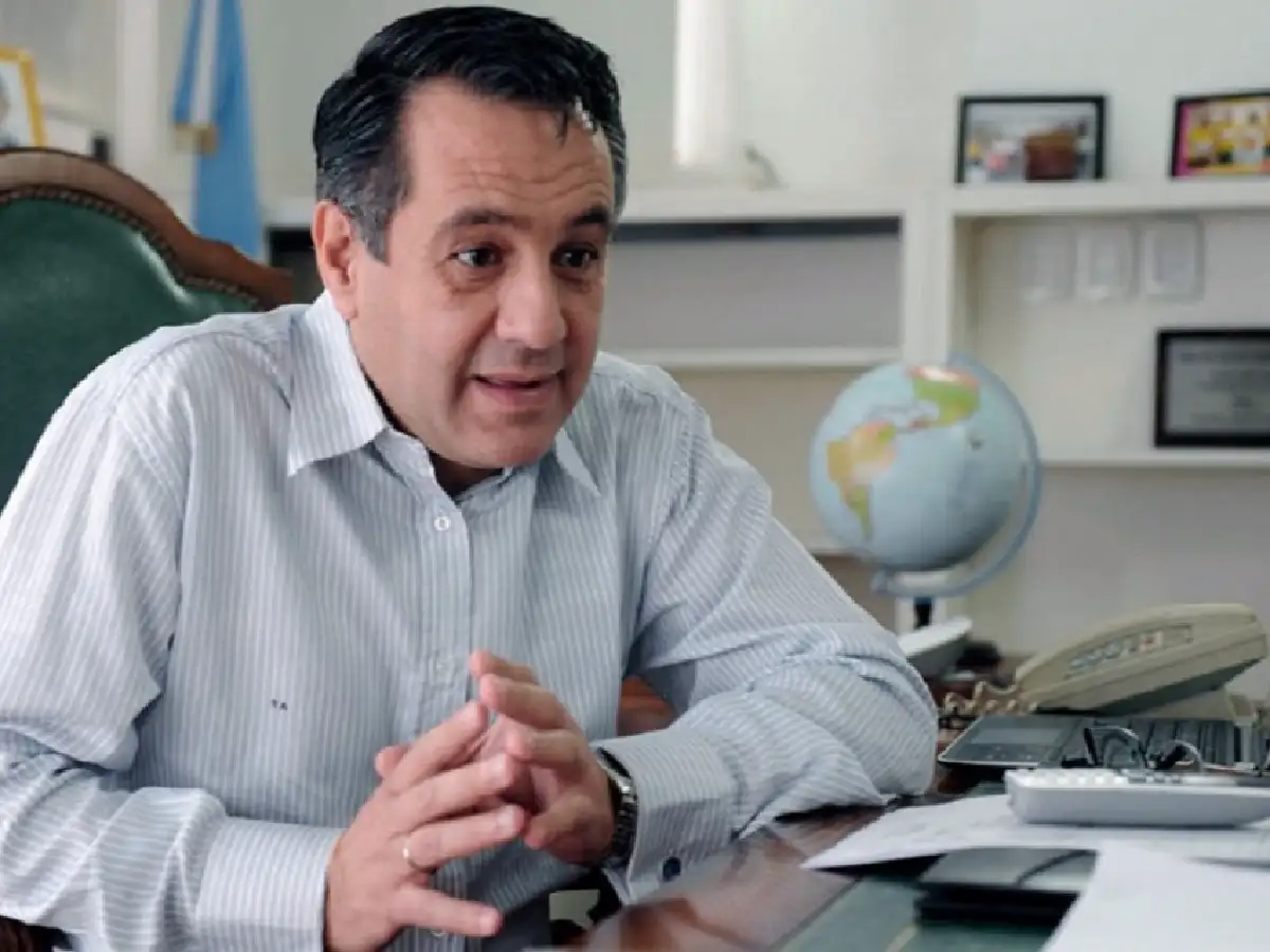 Finocchiaro defendió la propuesta salarial a los docentes y cuestionó a Ctera
