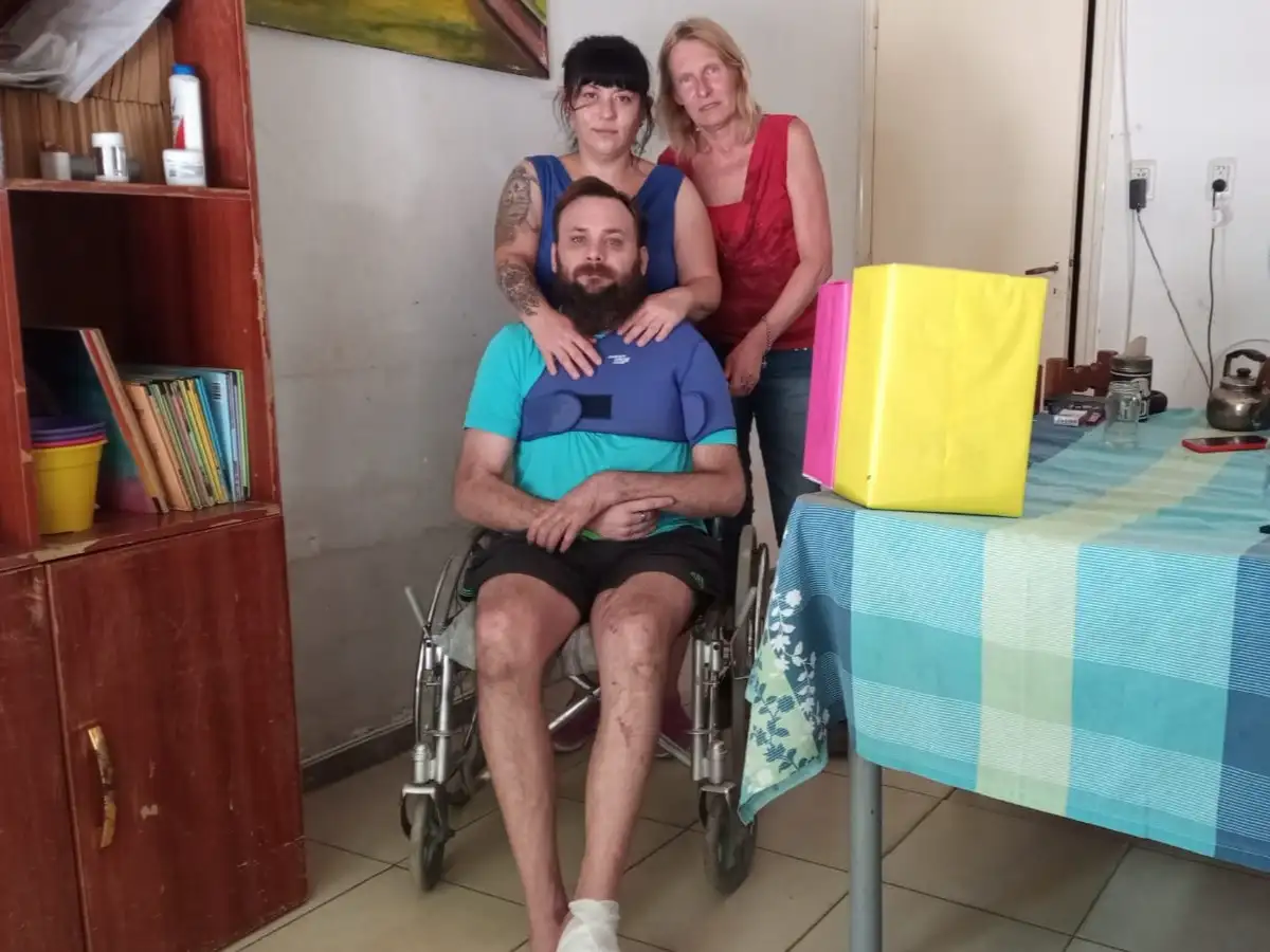Cristian Molinero necesita ayuda para  operarse y salvar su brazo izquierdo   