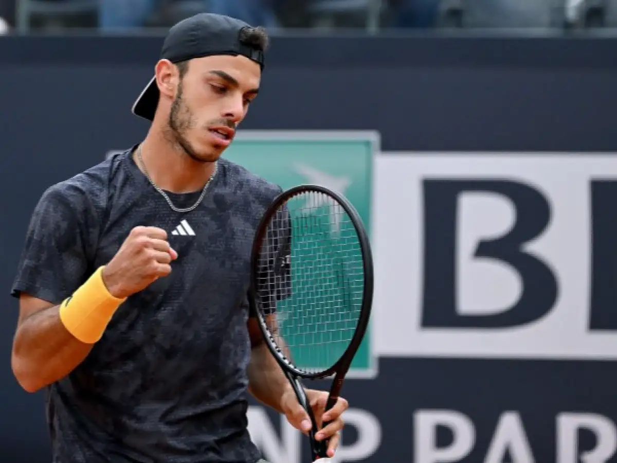 Francisco Cerúndolo venció a Jannik Sinner y avanzó a los cuartos de final del Masters 1000 de Roma