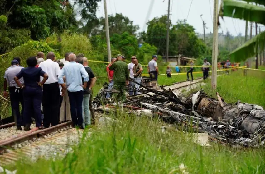 Un avión se estrelló en La Habana mientras despegaba