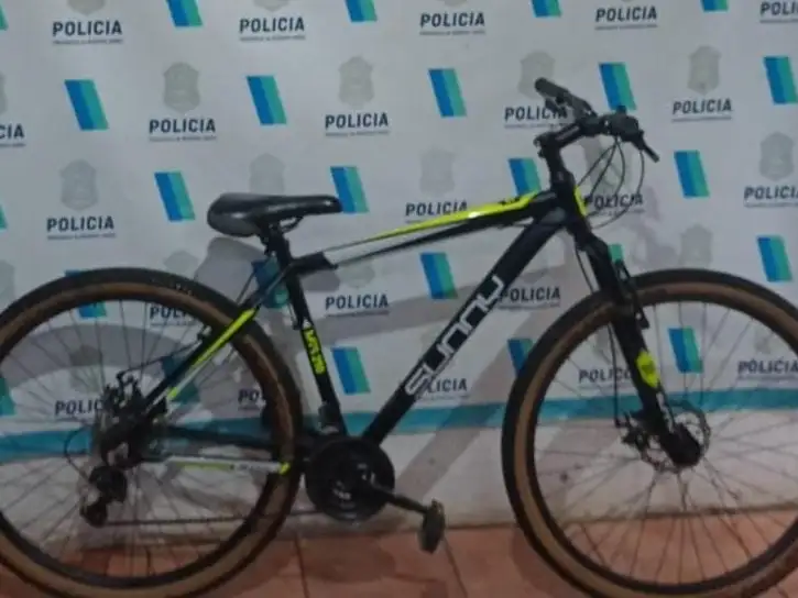 La bicicleta fue robada el lunes, a punta de pistola, en Colón y Rauch.