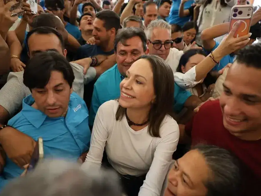 María Corina Machado en la iglesia de Santa Rosa de Barquisimeto, tras anunciar su regreso a Venezuela.