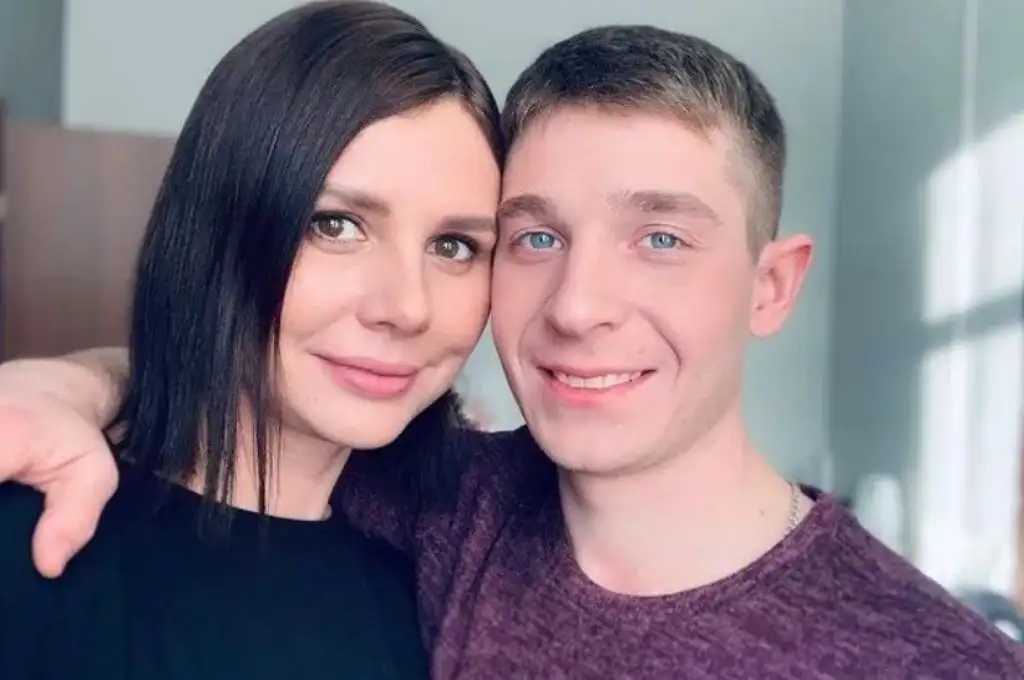 Influencer rusa se casó con su hijastro y acaban de tener una beba