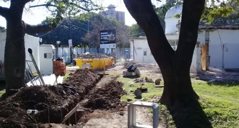 Preocupa la paralización de la obra en el CODE