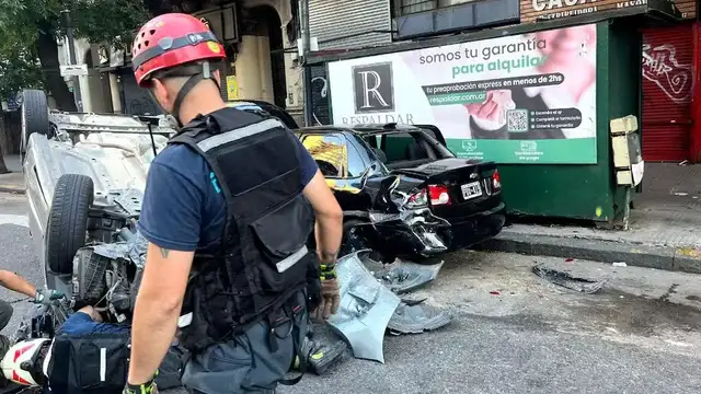 Así quedó uno de los vehículos involucrados en el accidente. Foto: Agencia NA/Captura TV.
