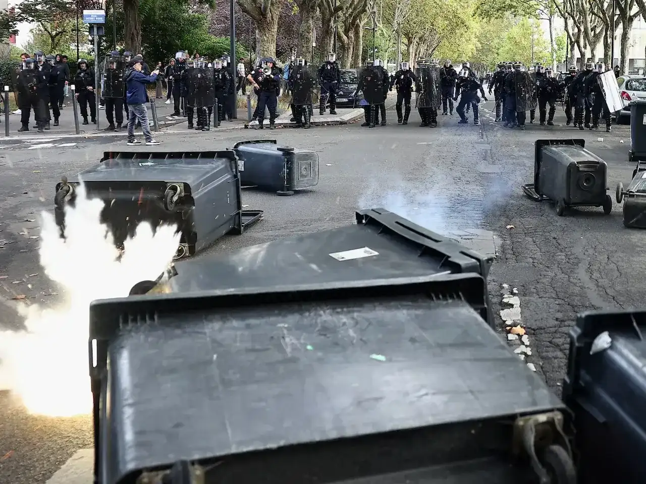 Las protestas estudiantiles se multiplicaron en distintas ciudades de Francia y dejaron casi 2.000 detenidos, cientos de heridos y más de 1.000 establecimientos educativos afectados.