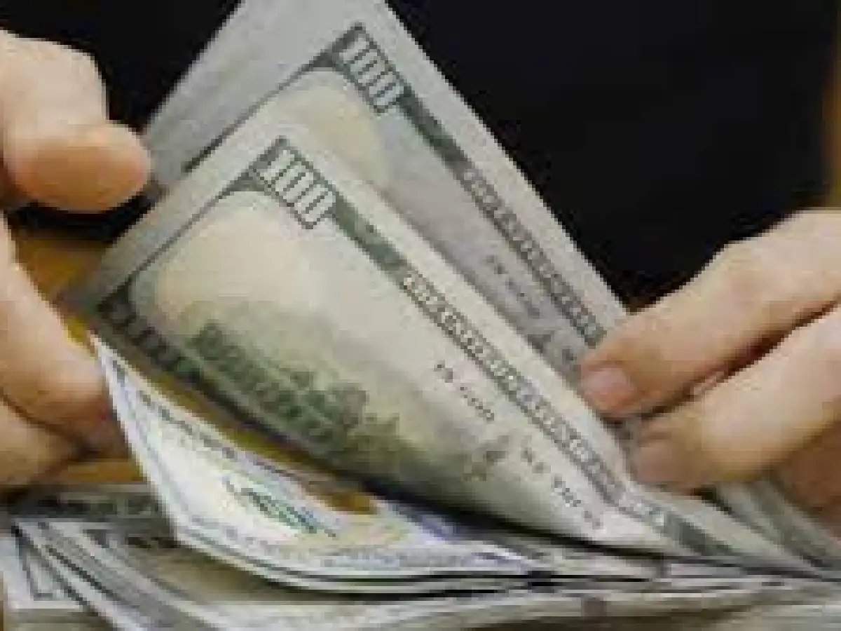 El dólar blue trepa $9 y las cotizaciones financieras se mantienen cerca de los $300