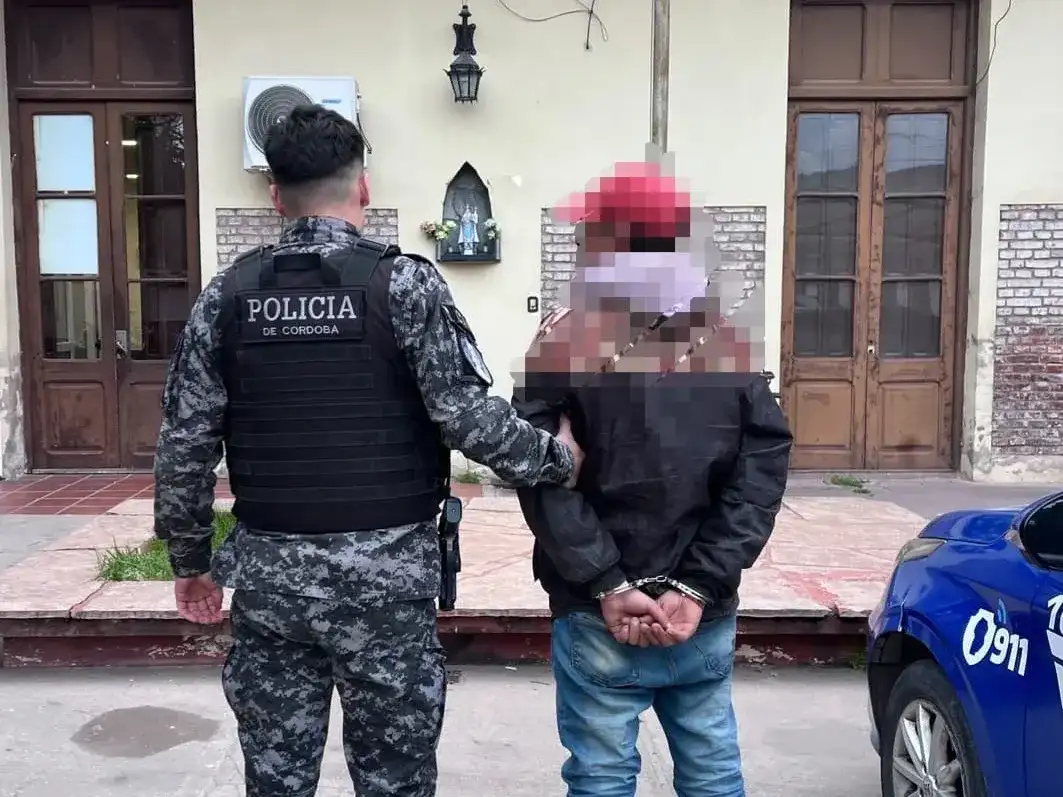 Detuvieron a un hombre por amenazar con un cuchillo a una mujer en barrio Hospital