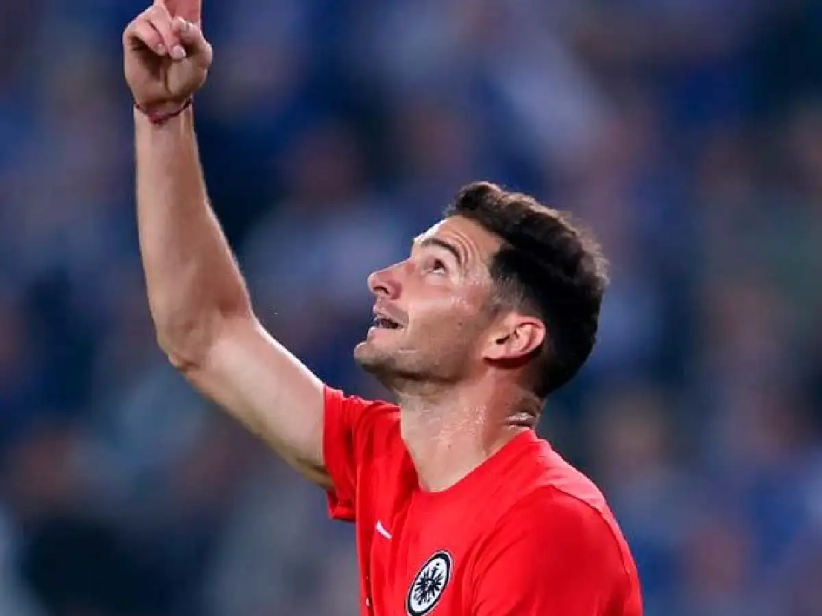 Alario marcó su primer tanto oficial para Frankfurt 