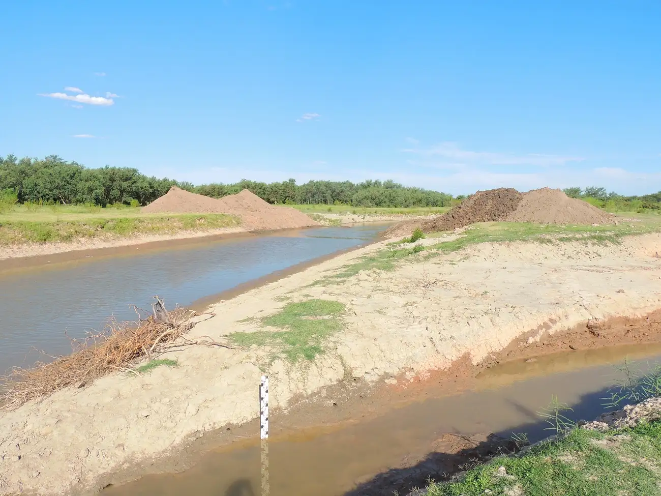 Se removió totalmente el tapón clandestino construido sobre el río Salado