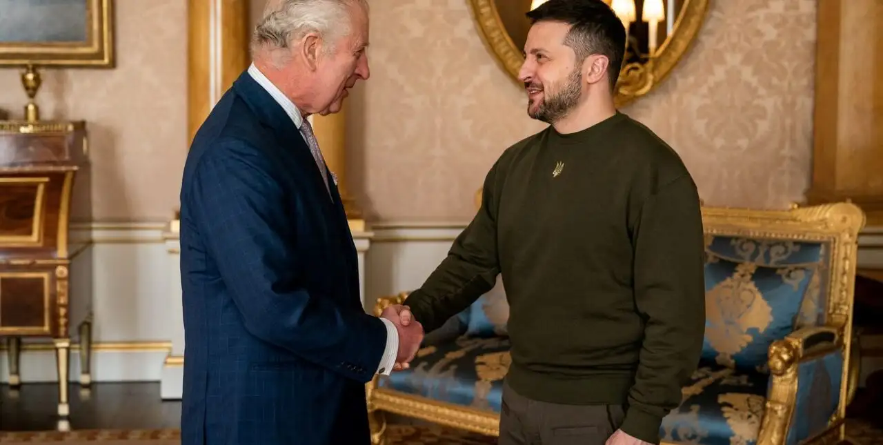 El rey Carlos III recibió a Volodímir Zelenski en el palacio de Buckingham